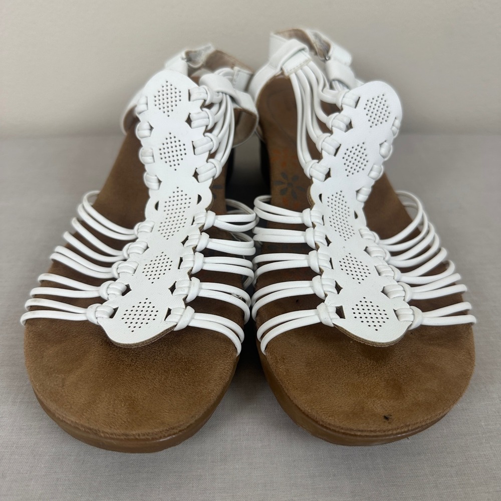 Baretraps Women's 9 Wedge Sandals White Trudy Laser Cut Strappy Casual Classic - Picture 3 of 8